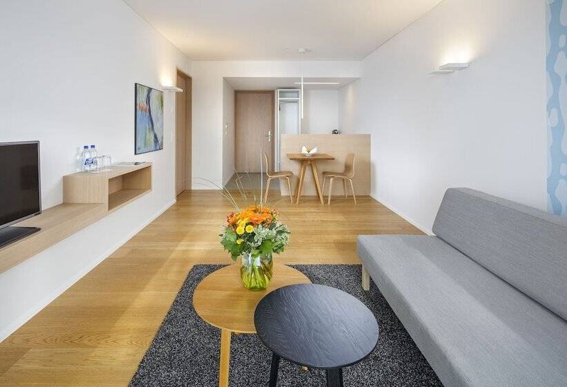 スイート, Newstar