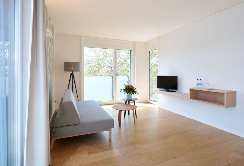 スイート, Newstar