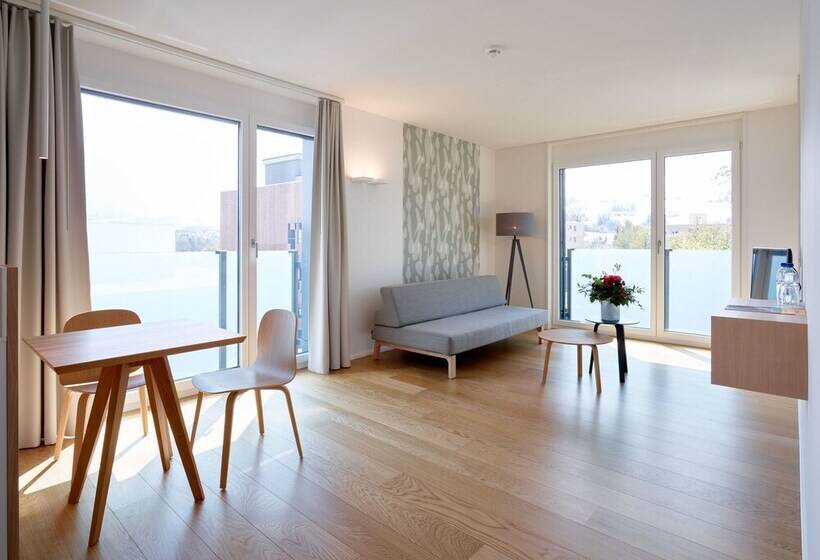 スイート, Newstar