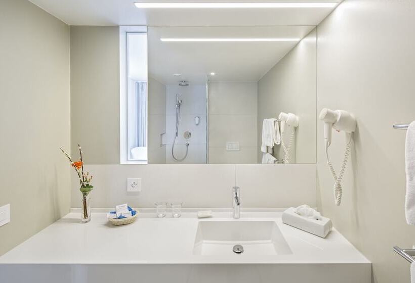 スイート, Newstar