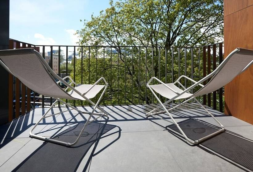 スーペリアールーム, Newstar