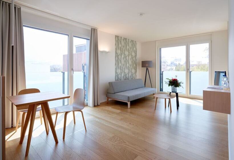 スイート, Newstar