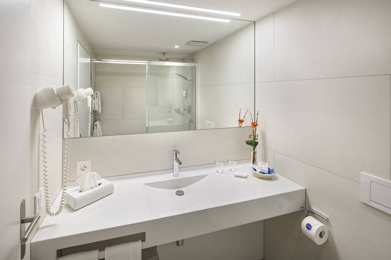 スタンダードルーム, Newstar