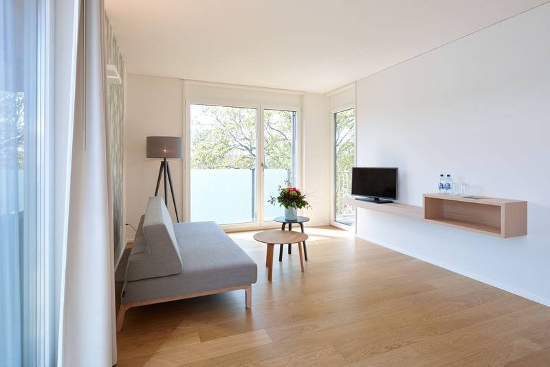 スイート, Newstar