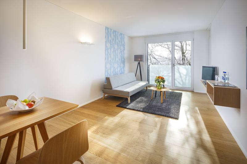 スイート, Newstar