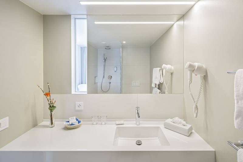 スイート, Newstar