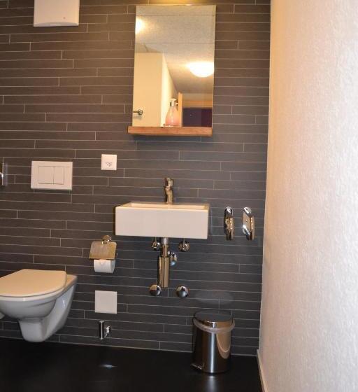 スタンダードシングルルーム, Rätia