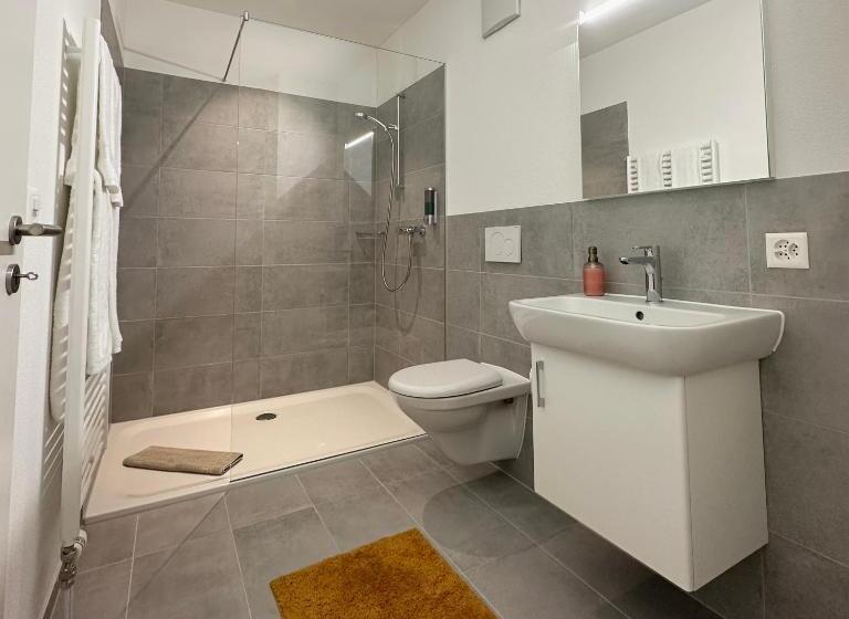 スタンダードルーム, Rätia