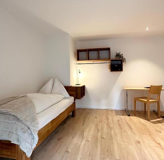 スタンダードシングルルーム, Rätia