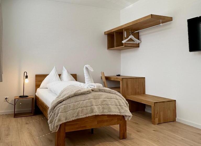 スタンダードシングルルーム, Rätia