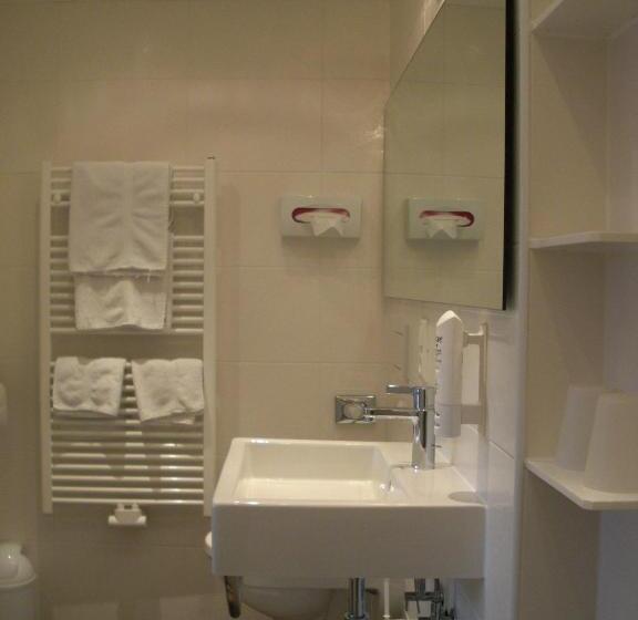 スタンダードルーム, Schindler