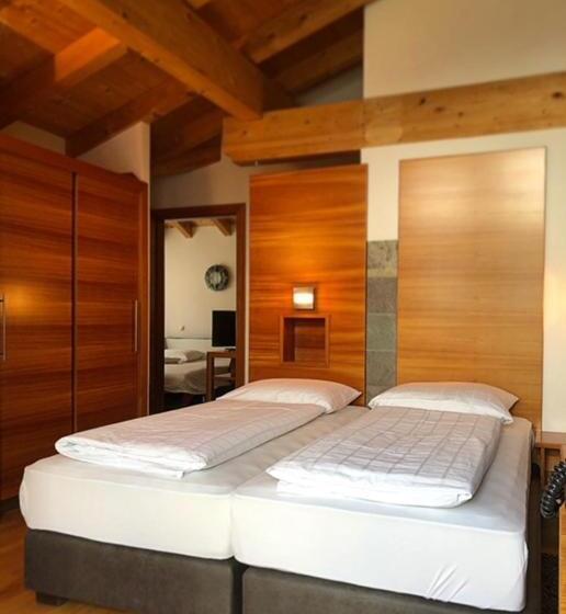 バルコニー付スイート, Schindler