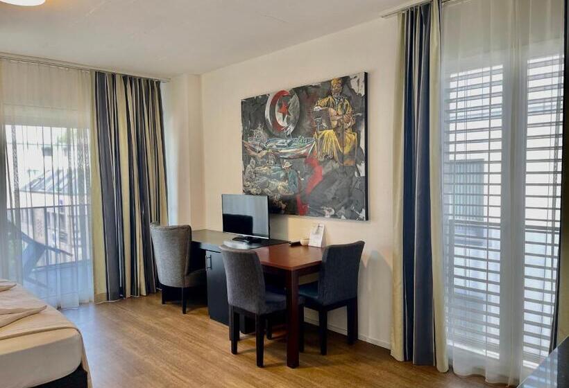 スタンダードスタジオ, Swiss Bellevue