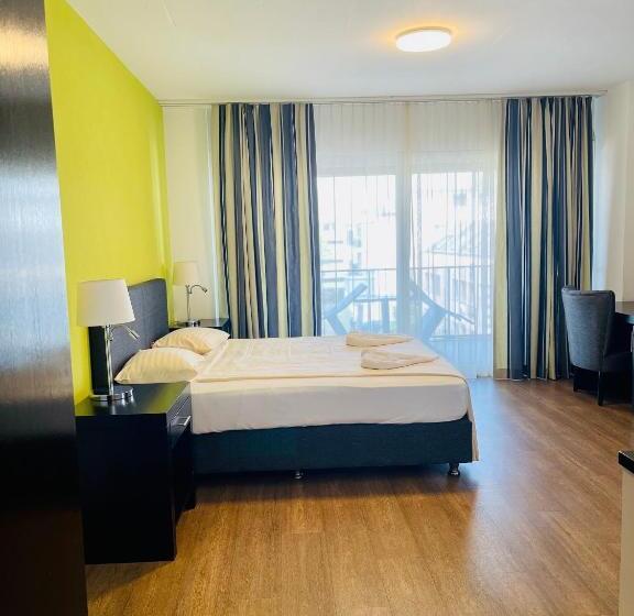 スタンダードスタジオ, Swiss Bellevue