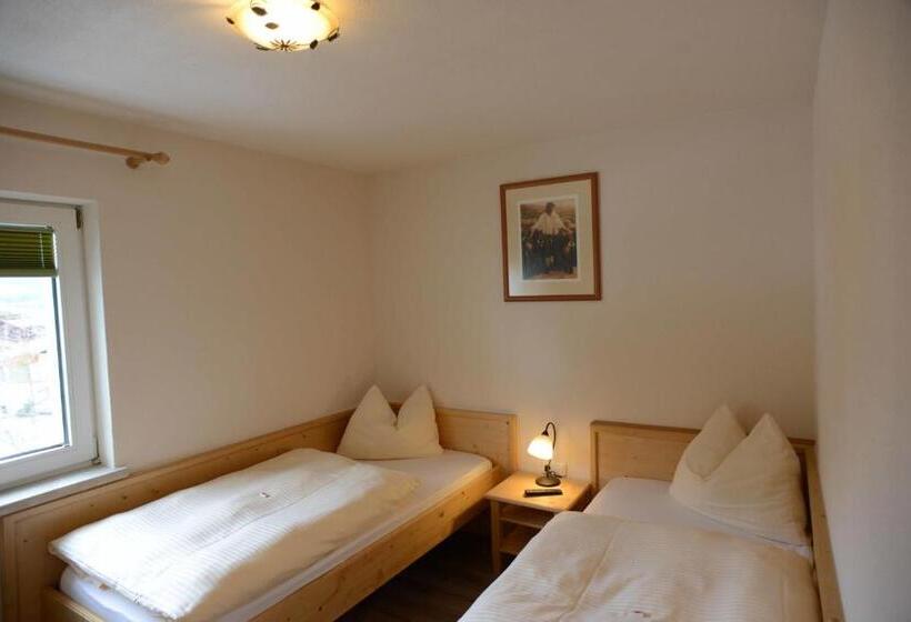 家庭公寓, Alpengasthof Zur Post