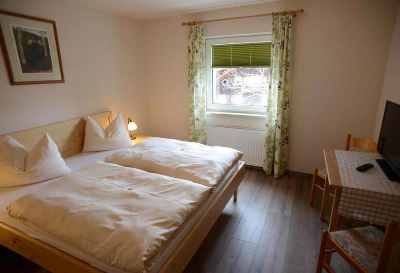 家庭公寓, Alpengasthof Zur Post