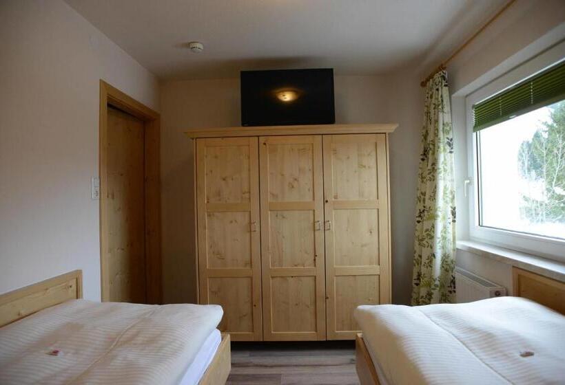 家庭公寓, Alpengasthof Zur Post