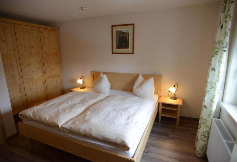 家庭公寓, Alpengasthof Zur Post