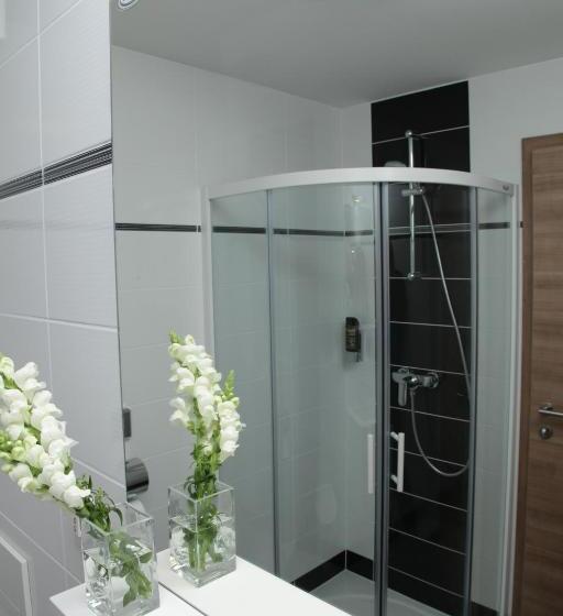 استودیوی استاندارد, Primus Hotel & Apartments