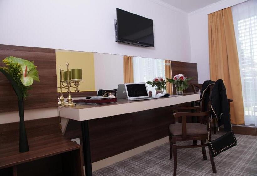 آپارتمان خانوادگی, Primus Hotel & Apartments