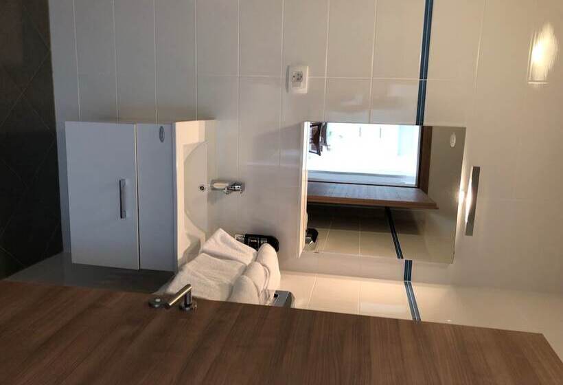 اتاق لوکس چهار تخته, Primus Hotel & Apartments