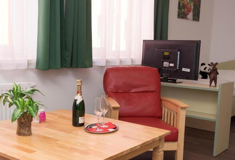 スタンダードスタジオ, Winrooms Hotel&appartement