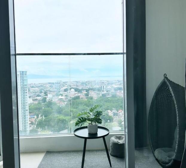 סוויטה נוף לים, Emerin Suites @ Aeon Towers