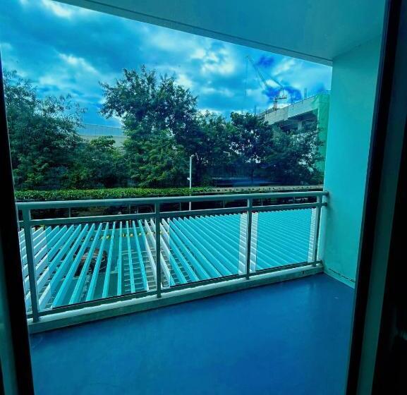 Suite amb Balconada, Azure Staycation Ph