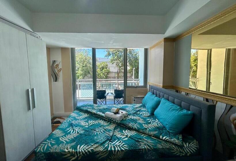 Suite amb Balconada, Azure Staycation Ph
