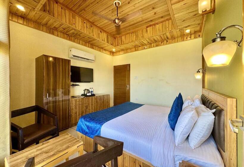 חדר דלוקס עם מרפסת, Corbett Bunglow , Jim Corbett