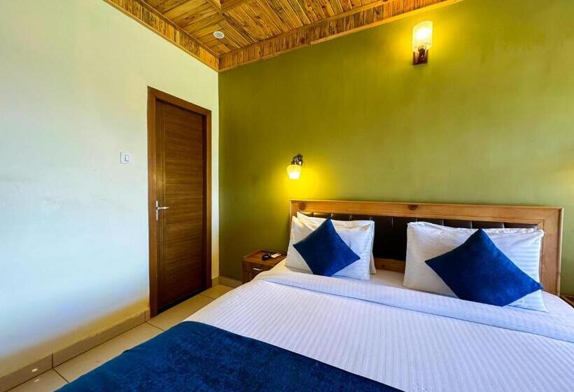 חדר סטנדרט לשלושה עם מרפסת, Corbett Bunglow , Jim Corbett