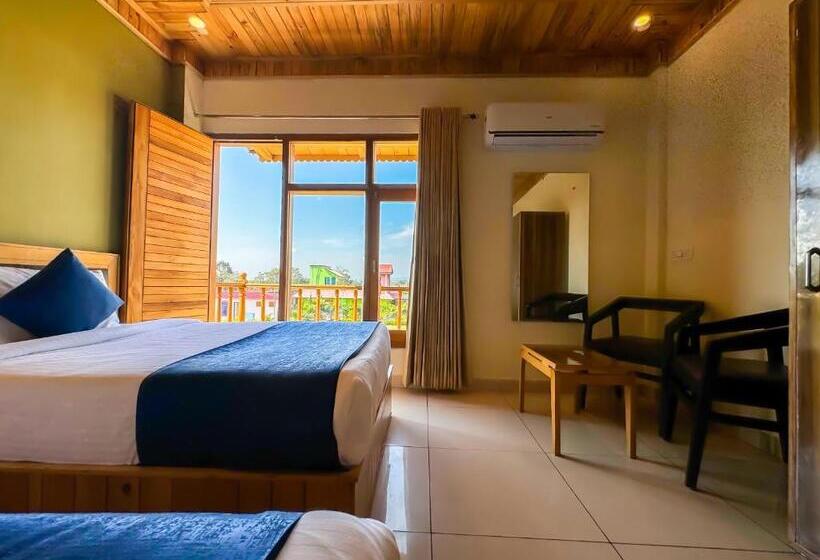 חדר סטנדרט לשלושה עם מרפסת, Corbett Bunglow , Jim Corbett