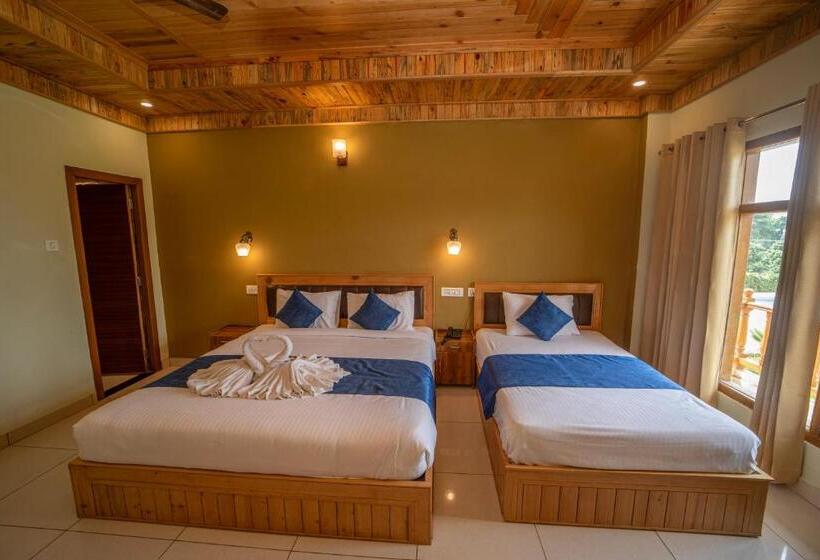 חדר סטנדרט לשלושה עם מרפסת, Corbett Bunglow , Jim Corbett