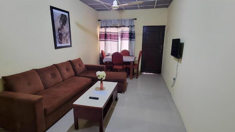 اتاق استاندارد سه تخته با بالکن, Lord S Hands Guest House Hotel