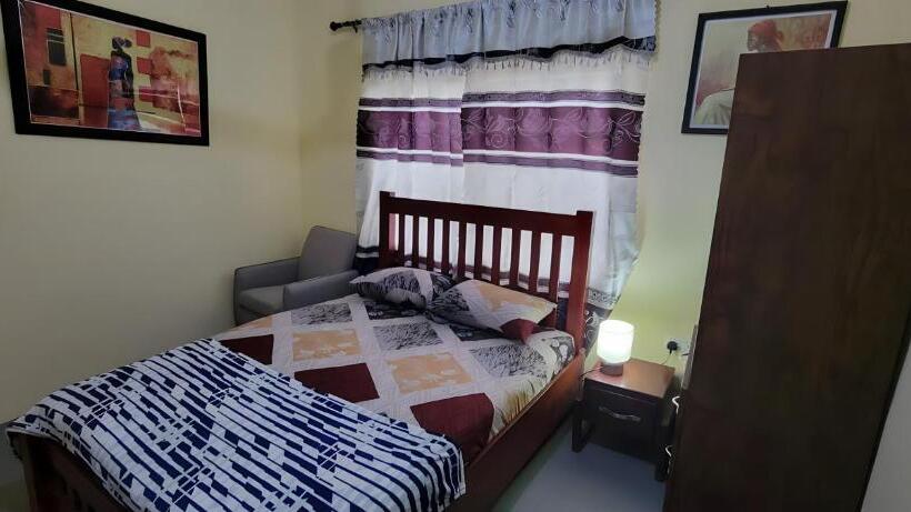 اتاق لوکس با بالکن, Lord S Hands Guest House Hotel