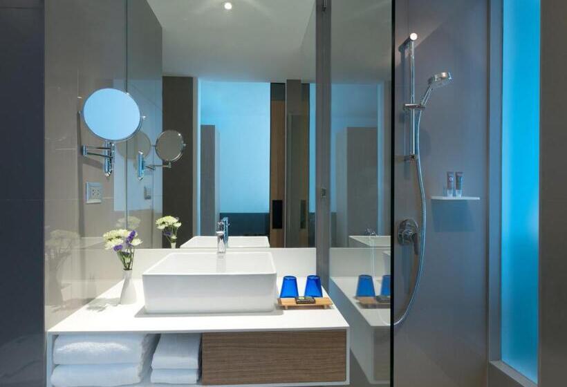 Номер Deluxe Кровать Кинг, Novotel Bangkok Sukhumvit 4