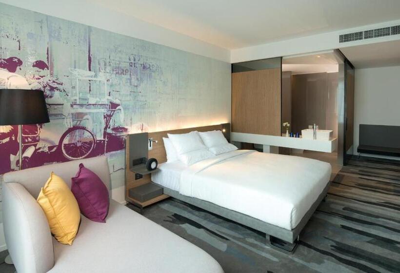 Номер Deluxe Кровать Кинг, Novotel Bangkok Sukhumvit 4
