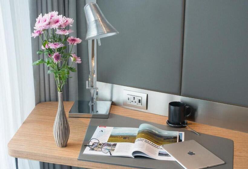 Номер Deluxe, Novotel Bangkok Sukhumvit 4