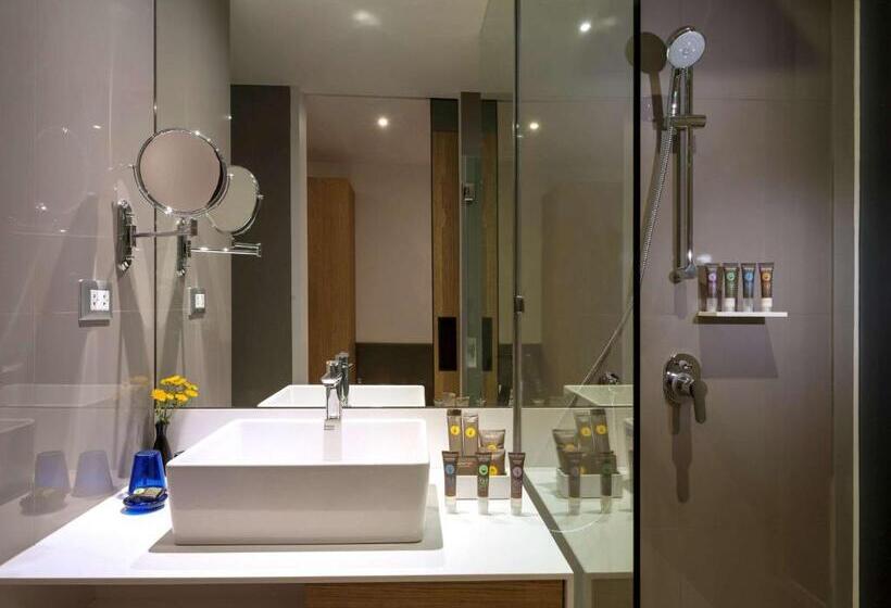 Номер Deluxe, Novotel Bangkok Sukhumvit 4