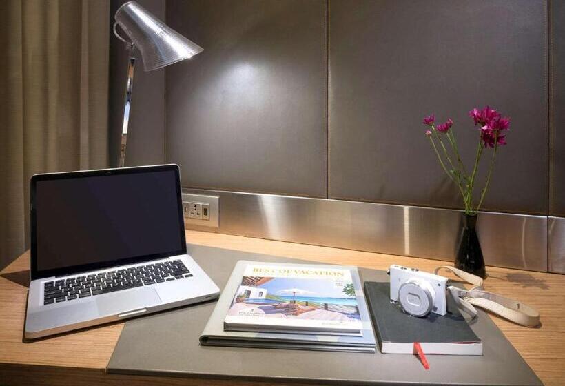 Номер Deluxe, Novotel Bangkok Sukhumvit 4