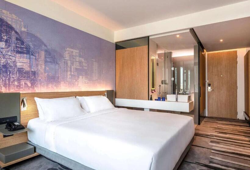 Номер Deluxe Кровать Кинг, Novotel Bangkok Sukhumvit 4