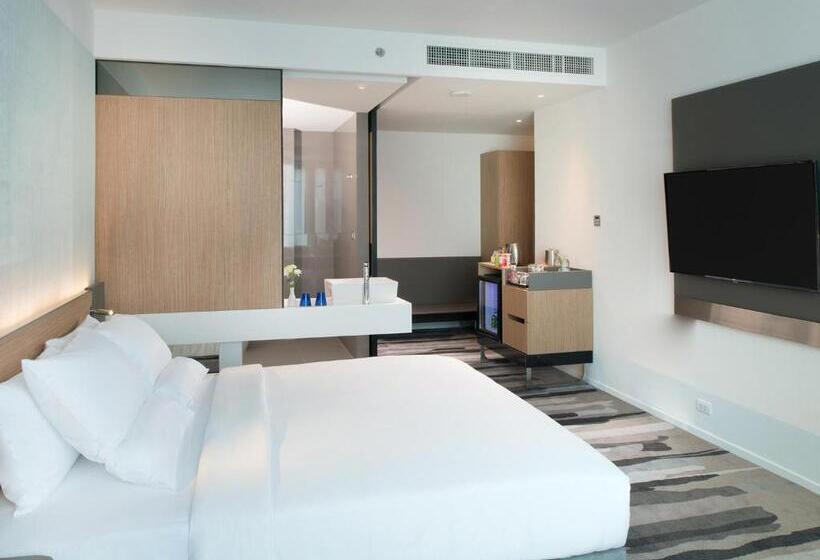 Номер Deluxe Кровать Кинг, Novotel Bangkok Sukhumvit 4