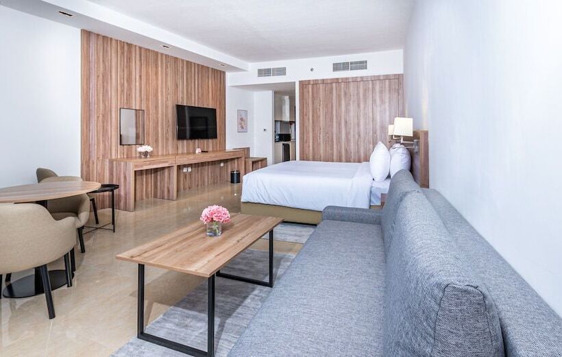 استودیوی پریمیوم, Pyramisa Hotel Apartments