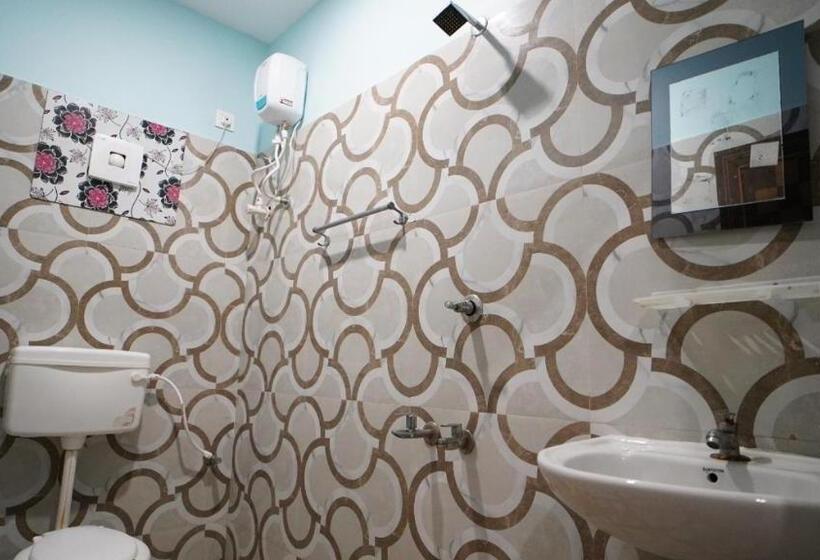 스탠다드 트리플 룸 가든 전망, Beach Walk Resort