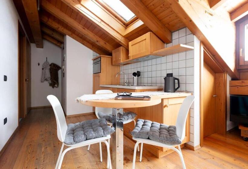 استودیوی لوکس, Chalet Vedig