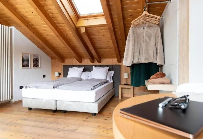 デラックススタジオ, Chalet Vedig