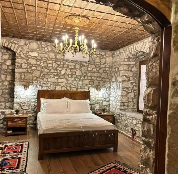 اتاق لوکس با چشم‌انداز, Koroni Boutique