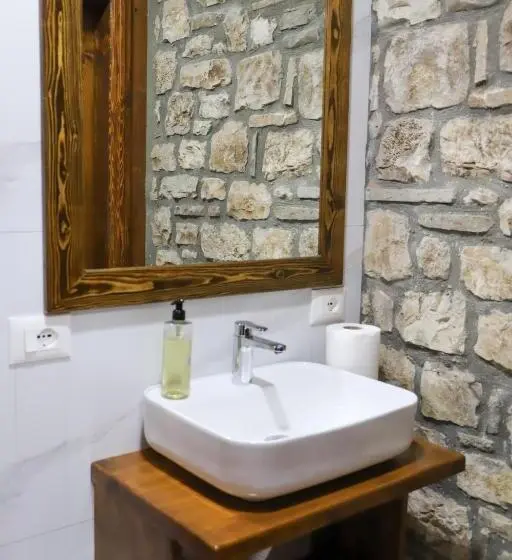 اتاق لوکس, Koroni Boutique