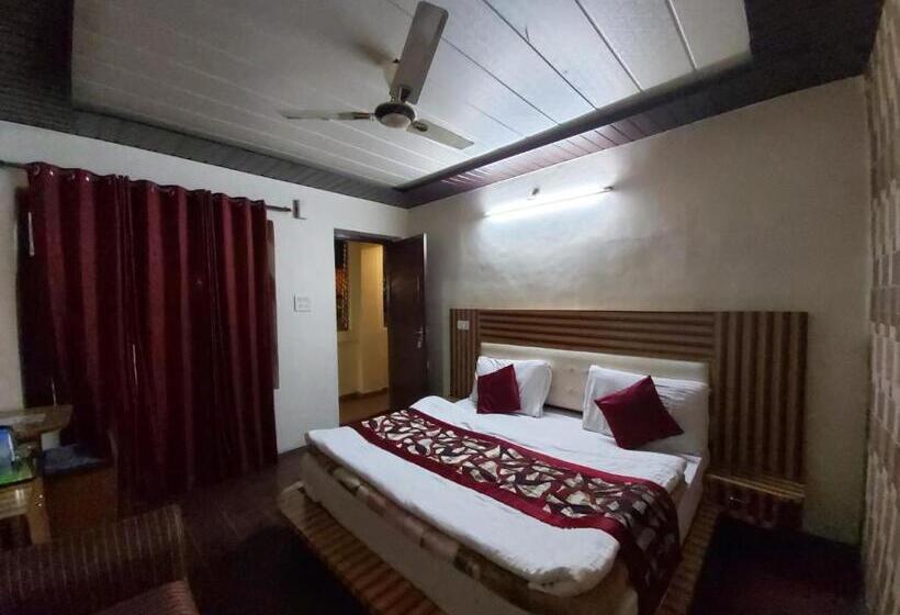 Номер Deluxe, Moon Nainital Official