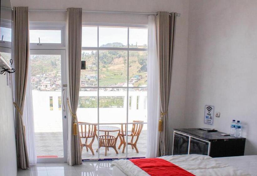 Номер Deluxe, Reddoorz Syariah Near Kawasan Wisata Gunung Prau Dieng